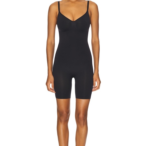 New SKIMS Seamless Sculpt Mid Thigh Bodysuit in Onyx